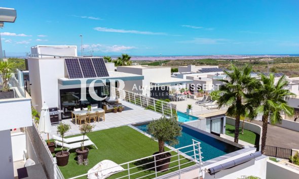 Resale - Villa -
San Miguel de Salinas