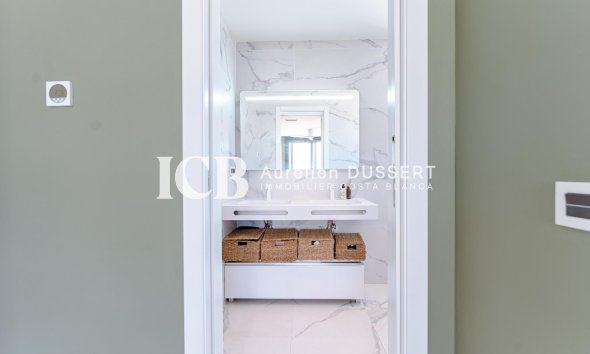 Resale - Villa -
San Miguel de Salinas