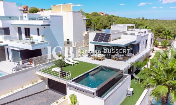 Resale - Villa -
San Miguel de Salinas