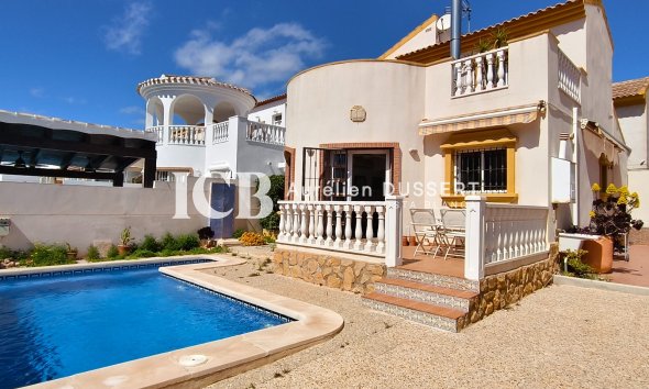 Revente - Maison individuelle -
Pilar de la Horadada