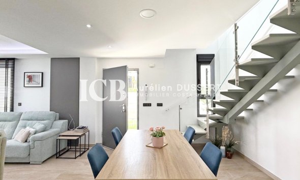 Resale - Villa -
Orihuela Costa - Villamartín