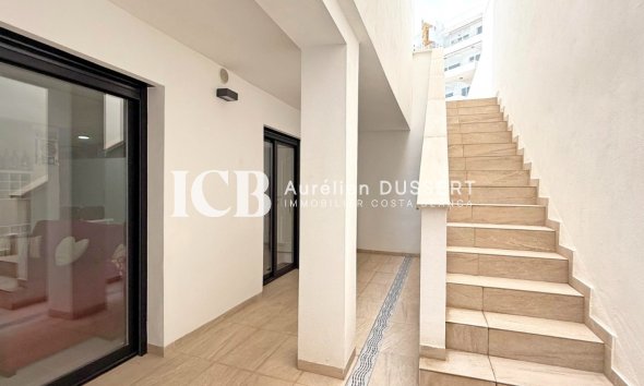 Resale - Villa -
Orihuela Costa - Villamartín
