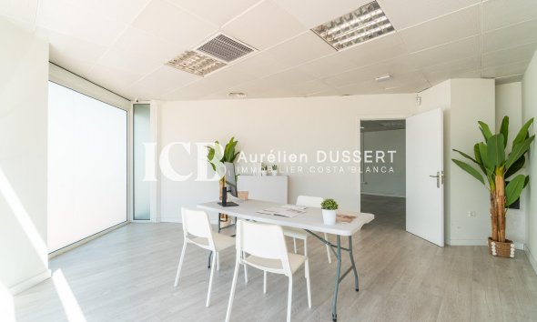 Long Term Rental - Commercial -
Orihuela Costa - Playa Flamenca