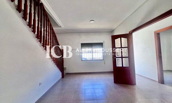 Resale - Apartment / flat -
Pilar de la Horadada - Zona Pueblo