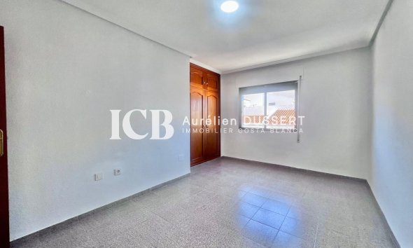 Resale - Apartment / flat -
Pilar de la Horadada - Zona Pueblo
