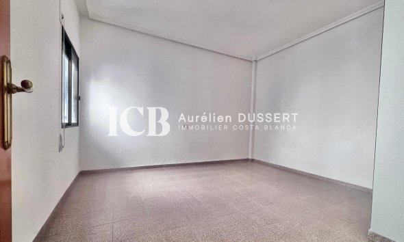 Resale - Apartment / flat -
Pilar de la Horadada - Zona Pueblo