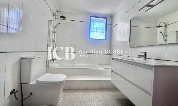 Resale - Apartment / flat -
Pilar de la Horadada - Zona Pueblo