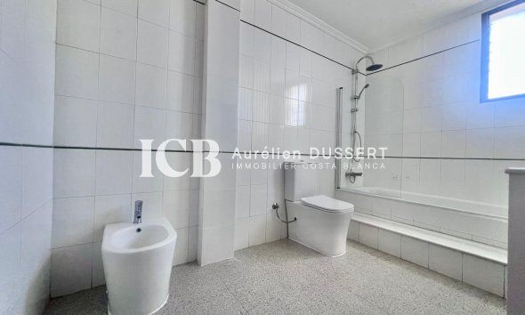 Resale - Apartment / flat -
Pilar de la Horadada - Zona Pueblo