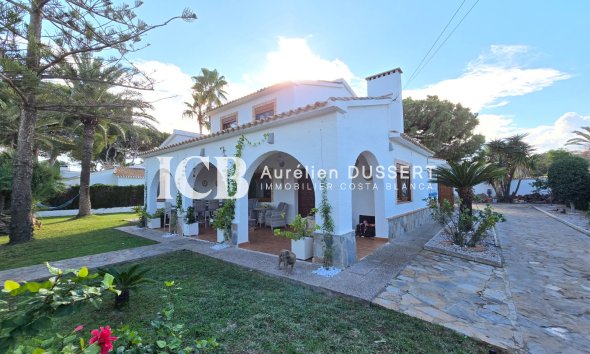 Resale - Villa * -
Orihuela Costa - Cabo Roig *