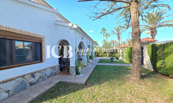 Resale - Villa * -
Orihuela Costa - Cabo Roig *