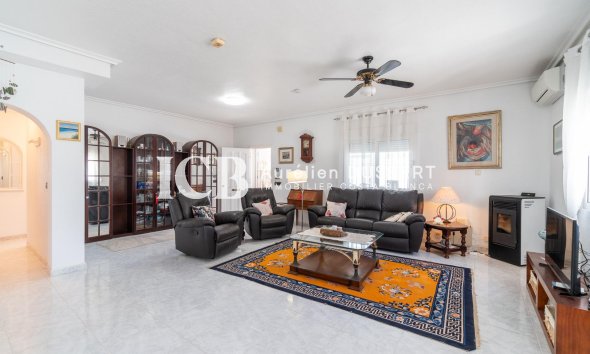 Reventa - Casa independiente -
Orihuela Costa - La Zenia