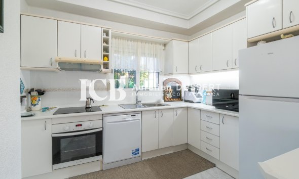 Reventa - Casa independiente -
Orihuela Costa - La Zenia