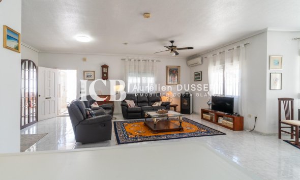 Reventa - Casa independiente -
Orihuela Costa - La Zenia