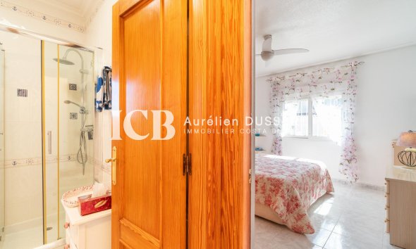 Reventa - Casa independiente -
Orihuela Costa - La Zenia