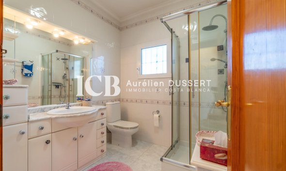 Reventa - Casa independiente -
Orihuela Costa - La Zenia