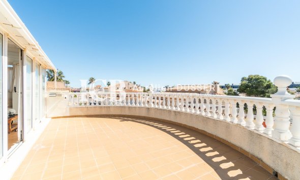 Reventa - Casa independiente -
Orihuela Costa - La Zenia