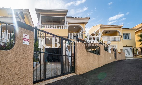 Reventa - Casa independiente -
San Fulgencio - La Marina