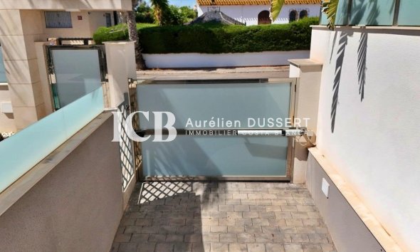 Resale - Villa -
Orihuela Costa