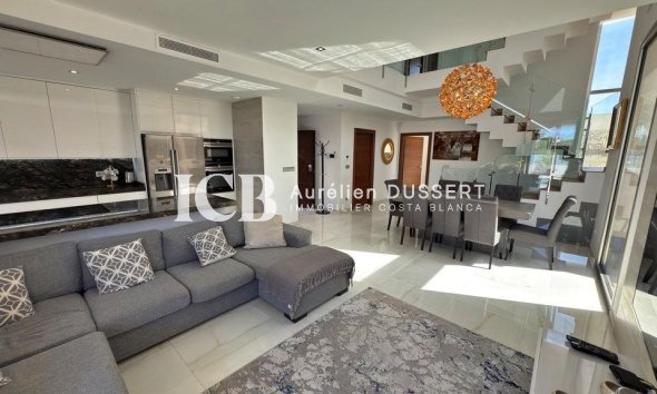 Resale - Villa -
Orihuela Costa