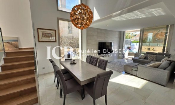 Resale - Villa -
Orihuela Costa