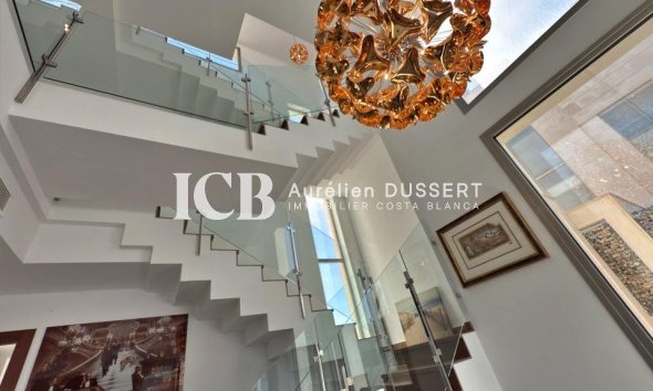 Resale - Villa -
Orihuela Costa