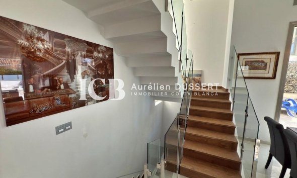 Resale - Villa -
Orihuela Costa