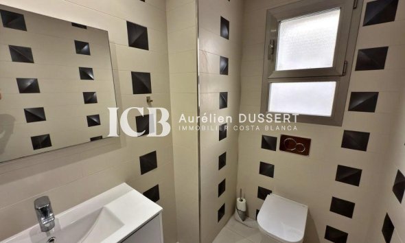 Resale - Villa -
Orihuela Costa