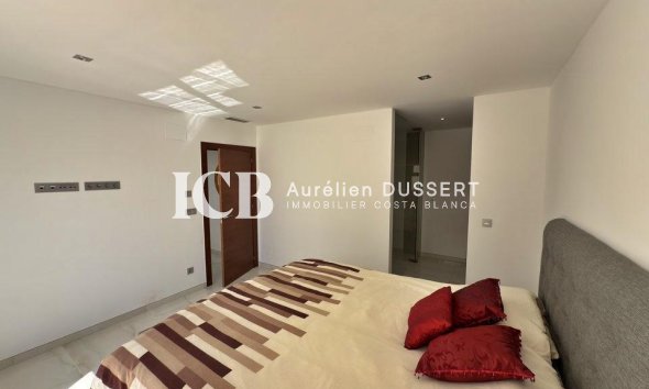 Resale - Villa -
Orihuela Costa