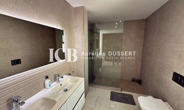 Resale - Villa -
Orihuela Costa