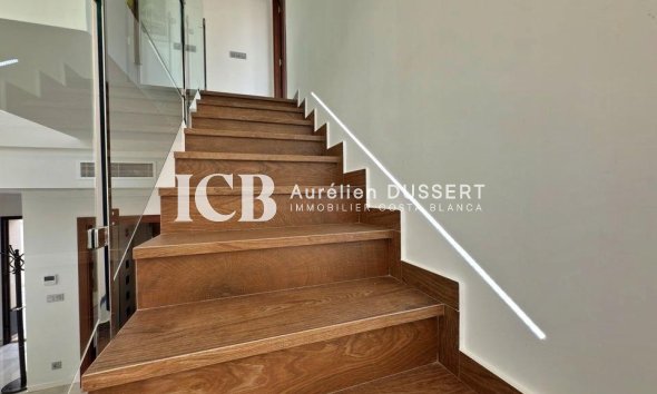 Resale - Villa -
Orihuela Costa