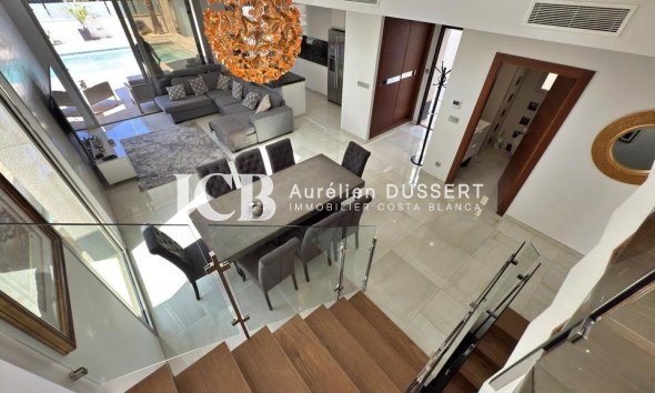 Resale - Villa -
Orihuela Costa