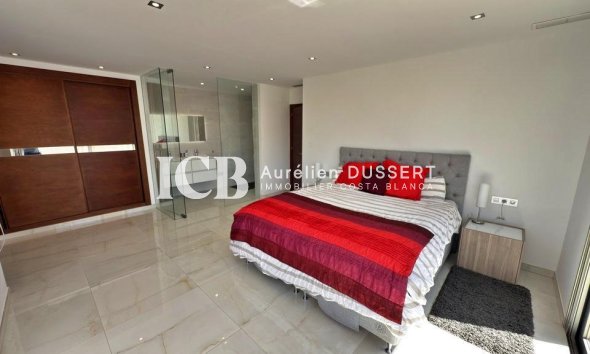 Resale - Villa -
Orihuela Costa