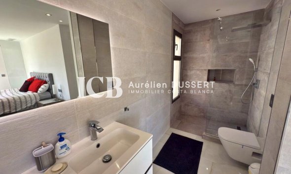 Resale - Villa -
Orihuela Costa