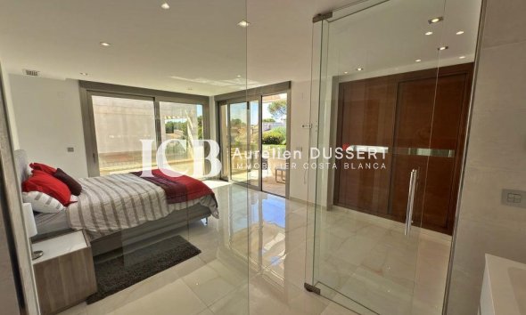 Resale - Villa -
Orihuela Costa