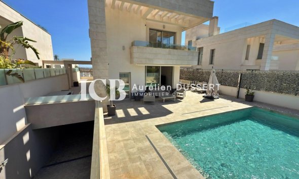 Resale - Villa -
Orihuela Costa