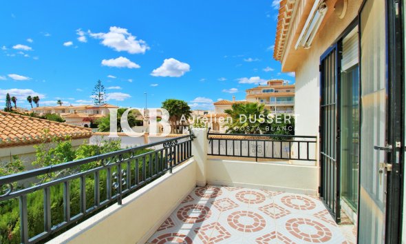 Reventa - Adosado -
Orihuela Costa - Playa Flamenca