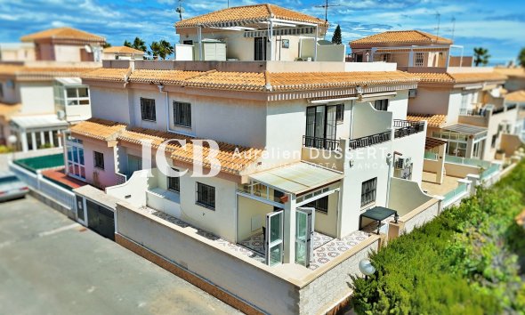 Reventa - Adosado -
Orihuela Costa - Playa Flamenca