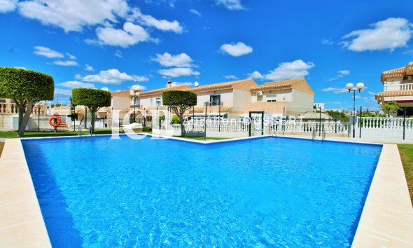 Reventa - Adosado -
Orihuela Costa - Playa Flamenca