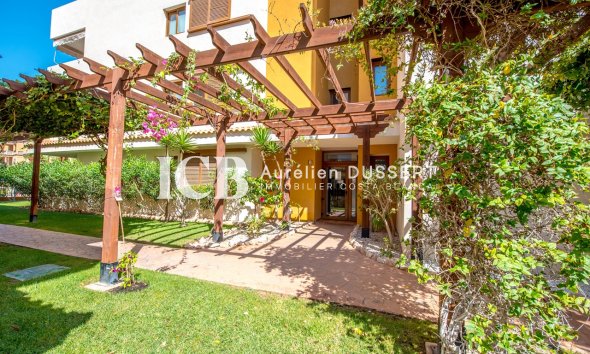 Reventa - Apartamento / piso -
Punta Prima - Torrevieja