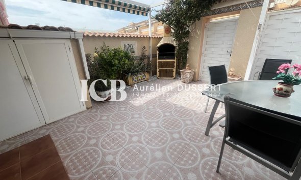 Resale - Townhouse -
Ciudad Quesada - Doña pepa