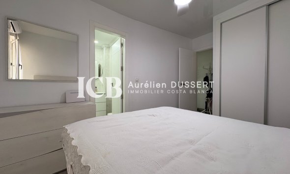 Resale - Apartment / flat -
Torrevieja - Centro