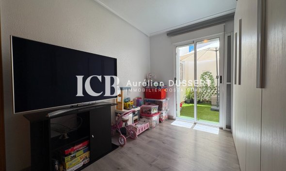 Resale - Apartment / flat -
Torrevieja - Centro