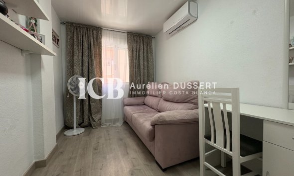 Resale - Apartment / flat -
Torrevieja - Centro