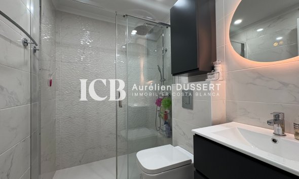 Resale - Apartment / flat -
Torrevieja - Centro