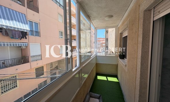 Resale - Apartment / flat -
Torrevieja - Centro