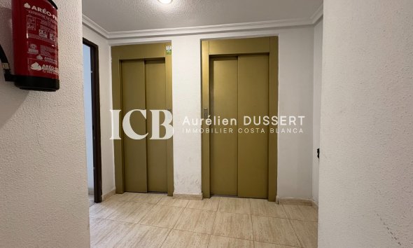 Resale - Apartment / flat -
Torrevieja - Centro