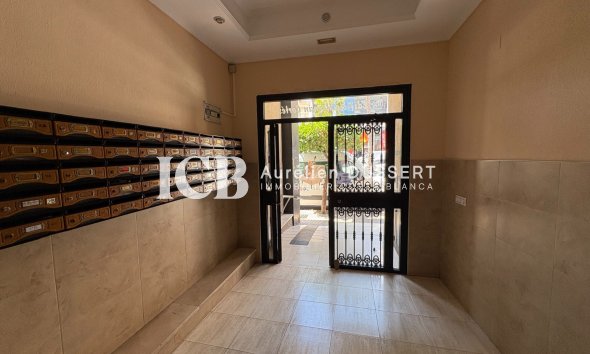 Resale - Apartment / flat -
Torrevieja - Centro