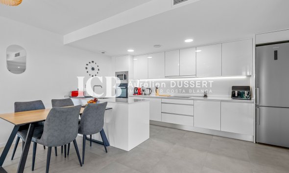 Revente - Appartement -
Orihuela Costa - Campoamor