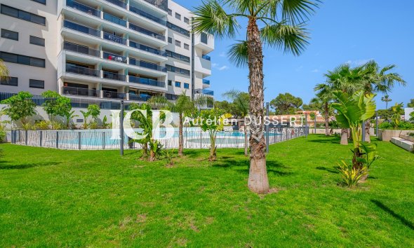 Revente - Appartement -
Orihuela Costa - Campoamor