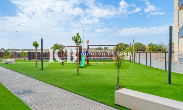 Revente - Appartement -
Orihuela Costa - Campoamor